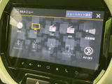 多彩な機能を搭載したオーディオ画面です。CDやラジオに加え、BluetoothやUSB接続も可能。快適なドライブをサポートします。