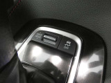 トラクションコントロール装備です。すべりやすい路面での発進時や加速時にタイヤの空転を抑え、駆動力確保に貢献する機能です。詳細は販売店スタッフまでおたずねください。