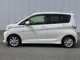 シンプルながらもスタイリッシュなサイドシルエット。程よいボディサイズで、街乗りにも駐車もスマートに対応できます。