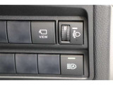 スイッチ類もきれいに。車内もボディも隅々までクリーニング。