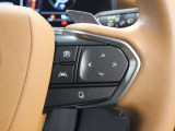 レーダークルーズコントロール(全車速追従機能付)が装備されています。高速道路で定速走行だけでなく、0km/hから約100km/hの広い範囲で先行車との車間距離を適切に保ちながら追従走行ができます。