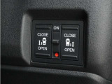 ◆両側電動スライドドア◆狭い駐車場でも乗り降りが楽々♪お子様が隣の車にドアを当ててしまう心配もございません!小さなお子様連れの方もこれで安心。