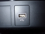 USBつなげられます♪充電などお役にたちますよ!!