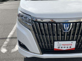 LEDヘッドライトです。デザイン性がよくとても明るいので、夜間の走行や悪天候でも安心です。しかも長寿命!