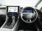 運転席はその車の重要ポイント。ぜひ実際にご乗車ください。お待ちしてます。