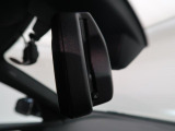 【ルームミラー一体型ETC】BMWといえばルームミラー一体型のETC。ドライバーから差し込めるかたちになっておりますので、差し忘れの際も慌てずにご利用いただけます。