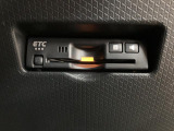ETCを装備しています☆有料道路の料金所をノンストップで通過できてとても便利です☆高速道路のETC割引なども使えるのであるに越したことはない機能です!