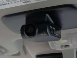【日産純正 車内撮影用カメラ付きドライブレコーダー装着車】 映像/音声の記録はもちろん、映像再生時に走行軌跡や車速のわかるGPS搭載。事故時の客観的な検証に役立ちます。