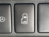 【パワースライドドア】スマートキーや運転席のスイッチでスライドドアの開閉が可能♪電動だから力を入れてドアを開ける必要が無く、小さいお子様でも、重い荷物を持っている時もラクに開け閉めできます♪