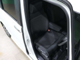 程よい硬さとホールド性が高いシートで長時間運転も快適です。