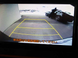 バックモニターで、後方を確認しながら安心して駐車することができます。運転初心者も熟練者も必須の機能です!