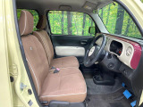 運転席シート廻りは使用感も少なく、良好な状態となっています。丁寧に使われていたことがよくわかりますね。