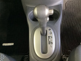 発進時から滑らかに加速する無段階変速のCVTはストップ&ゴーの多い街の中も快適です