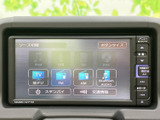 多彩なソースに対応し、お好みの音楽やラジオを楽しめます。直感的な操作で、簡単に選曲や設定変更が可能です。充実したオーディオ機能で、ドライブをさらに楽しくしましょう。