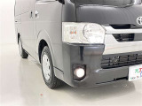 フォグランプ装着車です。暗い夜道の車両前方を明るく照らします