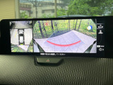 【360&deg;ビューモニター】専用のカメラにより、上から見下ろしたような視点で360度クルマの周囲を確認することができます☆死角部分も確認しやすく、狭い場所での切り返しや駐車もスムーズに行えます。
