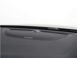 【harman/kardon】世界のオーディオファン垂涎のプレミアムサウンドシステムを搭載。原音に近い音場空間を忠実に再現。乗る人すべてに最良の音響体験を提供します。