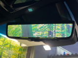 【デジタルインナーミラー】後席の大きな荷物や同乗者で後方が確認しづらい時でも安心!カメラが撮影した車両後方の映像をルームミラー内に表示。クリアな視界で状況の確認が可能です!