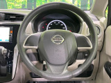 インテリアに合わせたデザインのステアリングは、運転される方のことも考え、運転しやすい形状、大きさです。是非一度、実際に触ってお確かめください。