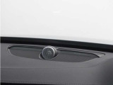 【Bowers&Wilkins】世界のオーディオファン垂涎のプレミアムサウンドシステムを搭載。コンサートホールのベストポジションに相当する音場空間を忠実に再現。乗る人すべてに驚きの音響体験を提供します