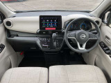 運転席周りの装備がご覧いただけます。展示場では実際にシートに座って確認していただけます。