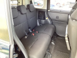 スライドドアなら狭い駐車場でもドアをぶつける心配がありません。ステップが低く乗り降りもしやすいです。