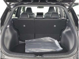 開口部の広いラゲージスペースは、ゴルフバックなどの荷物もラクラク積み込めます。