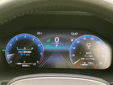 洗練されたデザインのメーターが、運転に集中できる快適な空間を提供し、高い視認性で安全運転をサポートします。