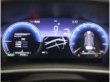 とっても見やすいメーターです。夜間時はラグジュアリーな気分にさせてくれる照明が魅力ですので、夜のドライブも楽しみになりますよ♪