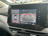 アラウンドビューモニター装備!空から見ているような映像によって不慣れな場所での車庫入れや縦列駐車等はもちろん狭い道でのすれ違いも安心していただけます♪