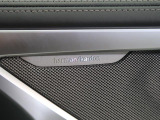 【ハーマンカードン】優れた音響技術と先進性の高いデザインが融合した、上質なインテリアのようなハイクオリティ・オーディオシステムを提供。ドライブで音楽をお楽しみください♪