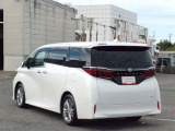 明るく広々、落ち着いた店内では、中古車のご検討・ご購入のほか、携帯電話(au)の購入等、様々なご相談に幅広く応えていきます♪