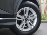 ●オシャレは足元からといいますが、車も同じく足元のエレガンスさで全体のイメージが変わります。