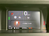 視認性の高いメーター類で、運転に必要な情報を的確に把握できます。洗練されたデザインが、ドライバーの集中をサポートします。