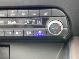 暑い夏の時期にとっても快適なシートベンチレーションを装備!シート内部に取り付けられたファンでシートの表面を換気して、涼しくしてくれます。