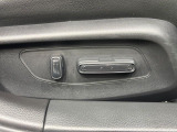 【パワーシート】スイッチ一つで簡単にシートの微調整が可能!電動だから力もいりません!快適なシートポジションにセットして、快適なドライブをお楽しみください。
