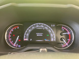 視認性の高いメーター類で、運転状況を的確に把握。必要な情報を一目で確認でき、安全運転をサポートします。