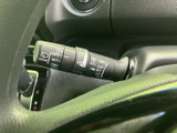 雨天時でもクリアな視界を確保できるワイパーレバー。安全な運転をサポートします。