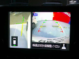 【アラウンドビューモニター】空から見下ろした映像がナビ画面にて確認可能です。駐車もラクラクですよ♪