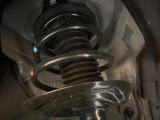 お車を安心してお乗りいただく為には、足回りの定期点検が欠かせません。サービスサポート(有償保証)では無料点検もご提供しており、安心のカーライフをお過ごしいただけるサポート体制が整っています。