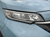 明るくて長寿命のLEDヘッドライト採用