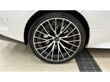 総在庫で600台ほどの取り扱いがございます。弊社デモカー使用の車両やメーカー使用の車両などもご紹介ができます。