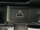 USB電源を装備してます。スマホやタブレットの充電に便利です♪