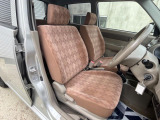 運転席シート廻りは使用感も少なく、良好な状態となっています。丁寧に使われていたことがよくわかりますね。