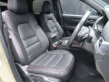 運転席のドアを開け、乗り込む際のイメージです。
