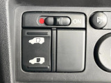 【パワースライドドア】スマートキーや運転席のスイッチでスライドドアの開閉が可能♪電動だから力を入れてドアを開ける必要が無く、小さいお子様でも、重い荷物を持っている時もラクに開け閉めできます♪