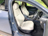 運転席シート廻りは使用感も少なく、良好な状態となっています。丁寧に使われていたことがよくわかりますね。