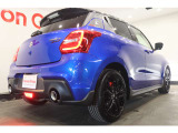 【特別仕様車】「ZC33S ファイナルエディション」専用デザインのブレーキキャリパーやエンブレム、Cピラーデカール。