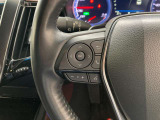 運転中、オーディオの操作をしてて、ハッとしたことはありませんか?ステアリングスイッチは、運転中でもハンドルでオーディオの操作が可能です。安全なドライブをサポートします。