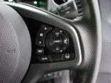 Hondaセンシングの機能のひとつ、アダプティブクルーズコントロール付!アクセルから足を離しても設定したスピードと前車との車間を保ち走行してくれます!車線維持もアシスト☆高速道路で疲労軽減ですね☆